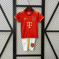Camiseta y Pantalones Cortos para Niños Bayern de Múnich Edición especial 125 aniversario
