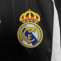 Camiseta y Pantalones Cortos Niños Real Madrid Away Retro 06/07