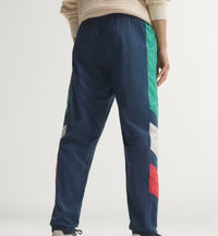 Chaqueta y pantalón impermeables Italia EQT 2026