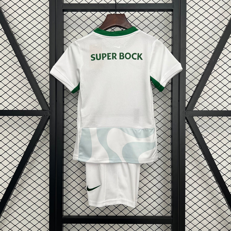 Camiseta y Pantanoles Cortos Niño Sporting Away 25/26