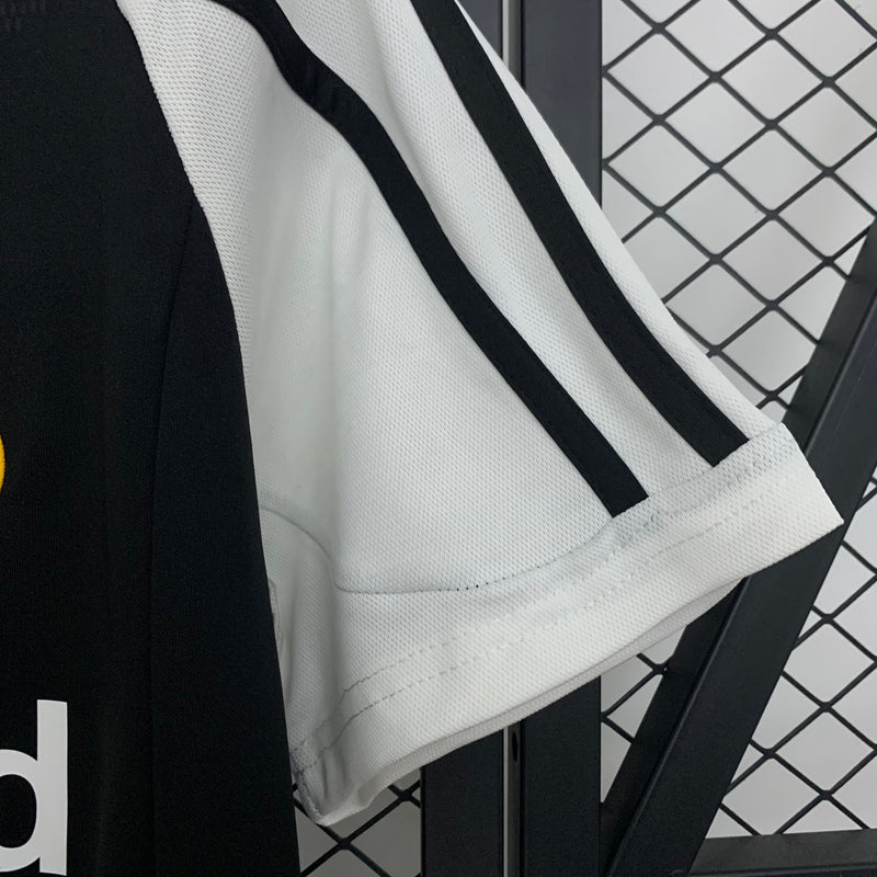 Camiseta Retro Real Madrid Away 01/02