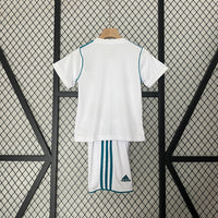 Camiseta y Pantalones Cortos Niños Real Madrid Home Retro 17/18