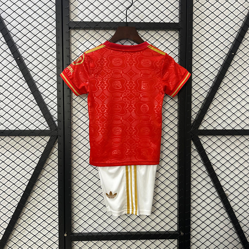 Camiseta y Pantalones Cortos para Niños Bayern de Múnich Edición especial 125 aniversario