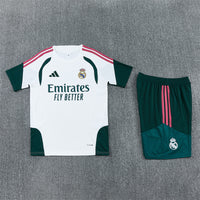 Camiseta y Pantalones Cortos Niños Real Madrid 26/27