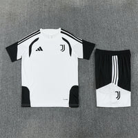 Camisa y Pantalones Cortos para Niños Juventus 26/27