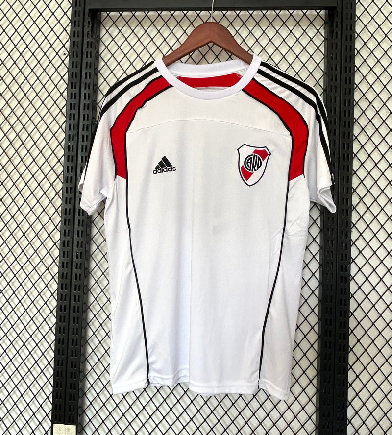 Camiseta River Plate pre-entrenamiento 25/26