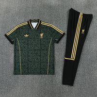 Camiseta y pantalón Liverpool 26/27
