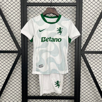 Camiseta y Pantanoles Cortos Niño Sporting Away 25/26