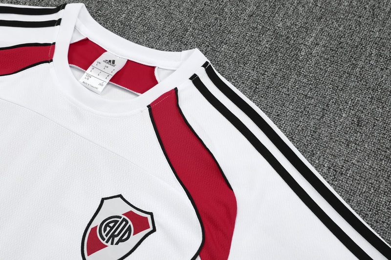 Camiseta y Pantalón corto Entrenamiento River Plate 25/26