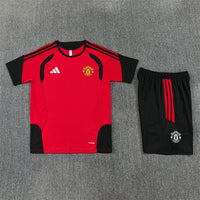 Camiseta y Pantalón entrenamiento Manchester United 26/27