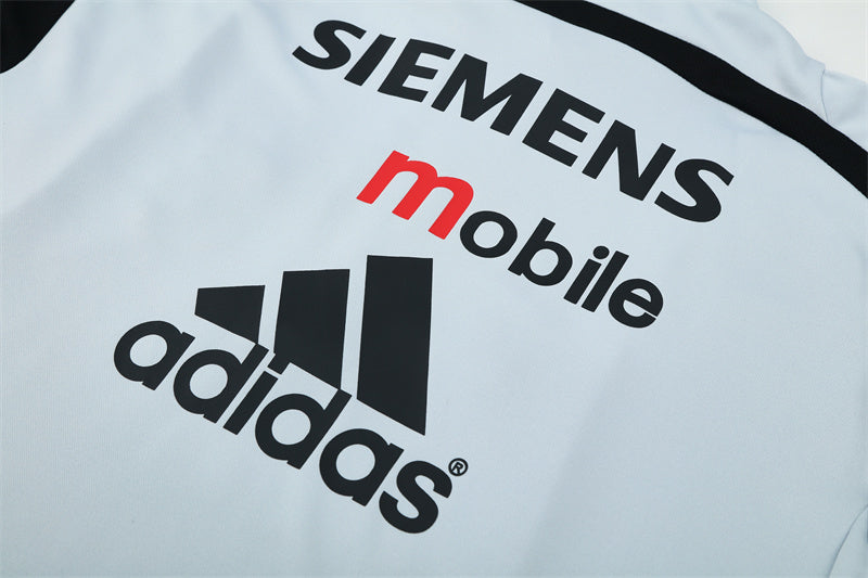 Camiseta de entrenamiento retro de manga larga del Real Madrid 04/05