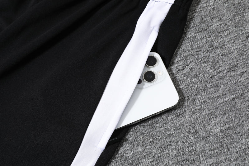 Camiseta y pantalón Manchester United 25/26