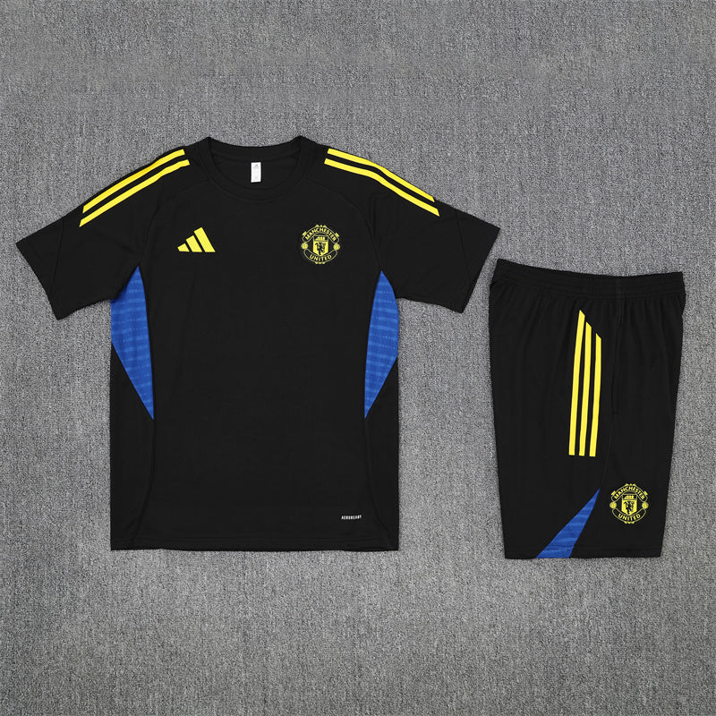 Camiseta y Pantalón entrenamiento Manchester United 25/26