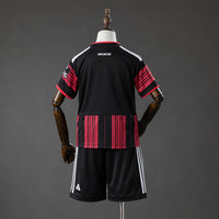 Camiseta y Pantalones Cortos para Niños Eintracht Frankfurt Home 26/27