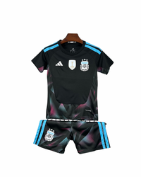Camiseta y Pantalones Cortos para Niño Argentina Portero - 26/27 - CON PARCHE DE CAMPEÓN DE LA COPA DEL MUNDO